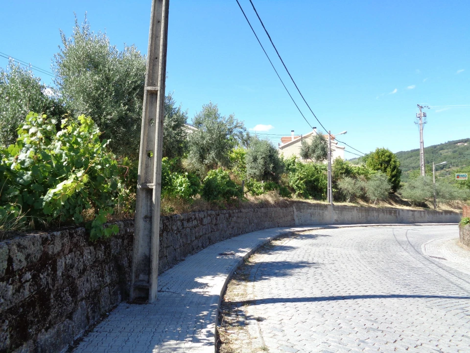 Terreno para Venda em Teixoso e Sarzedo Foto 13