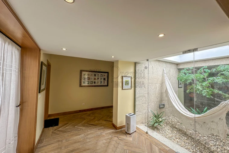 Moradia T4 para Venda em Infias Foto 3