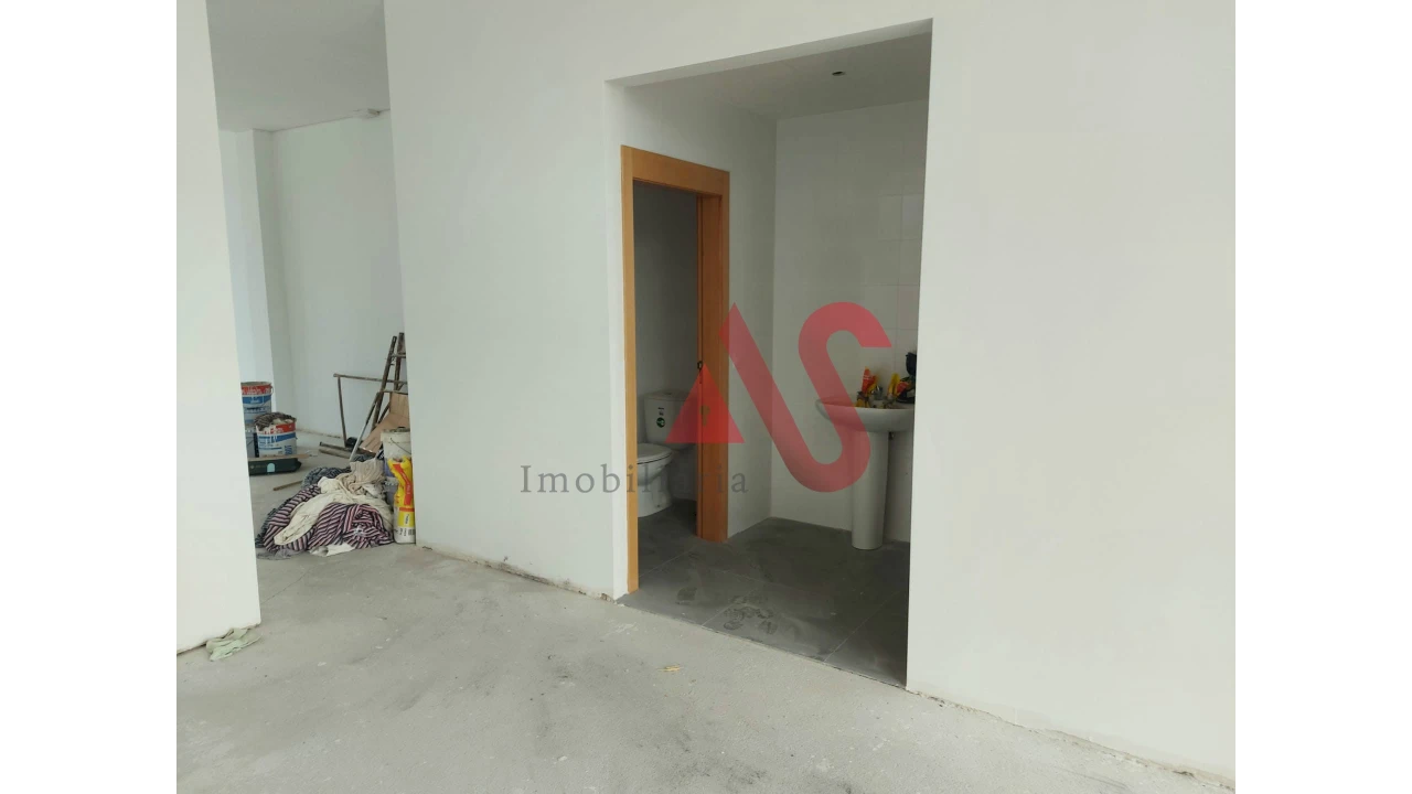 Loja para Venda em Landim Foto 4