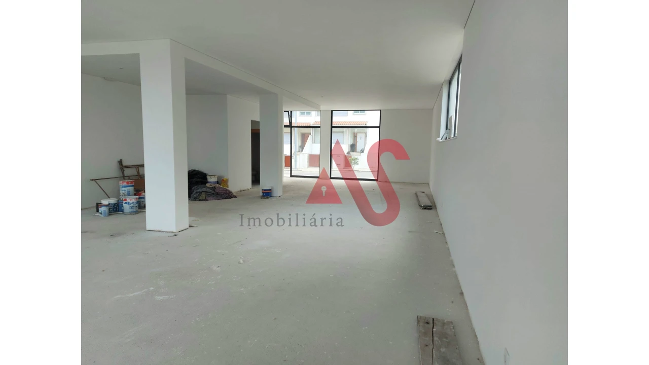 Loja para Venda em Landim Foto 3