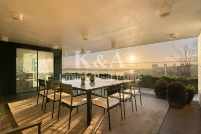 Apartamento T3 para Venda em Lordelo do Ouro e Massarelos