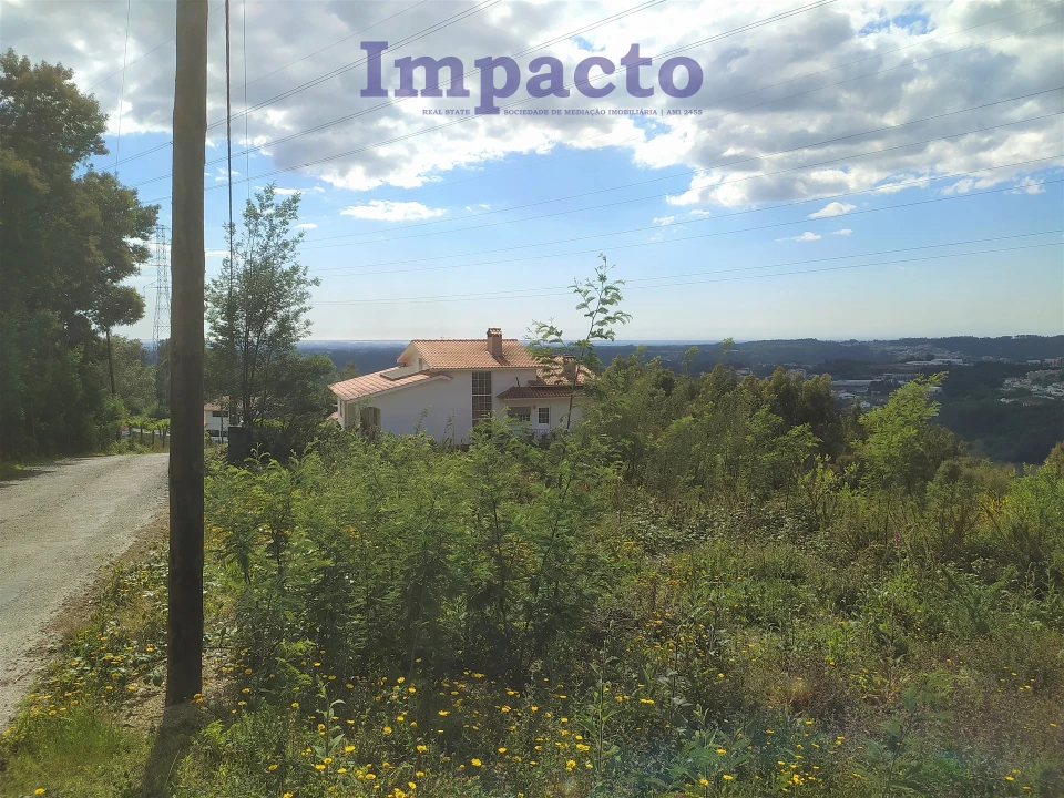 Terreno para Venda em Tortosendo Foto 3