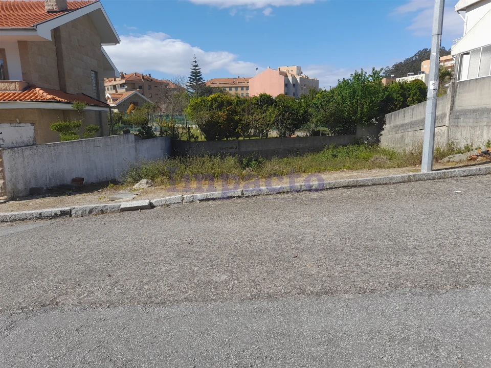 Terreno para Venda em Canelas Foto 2