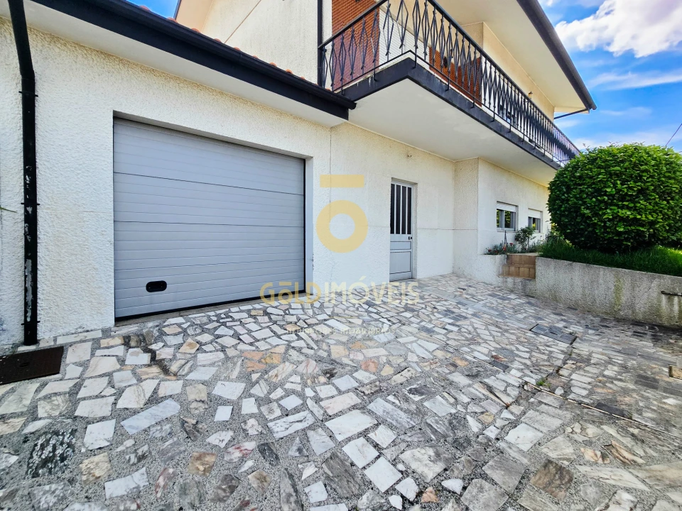 Moradia T3 para Venda em Lourosa Foto 1