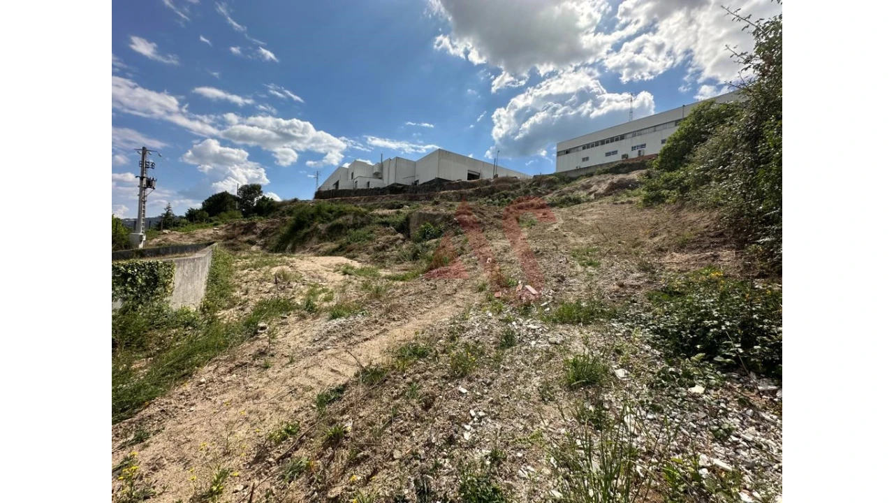 Terreno para Venda em Infias Foto 7