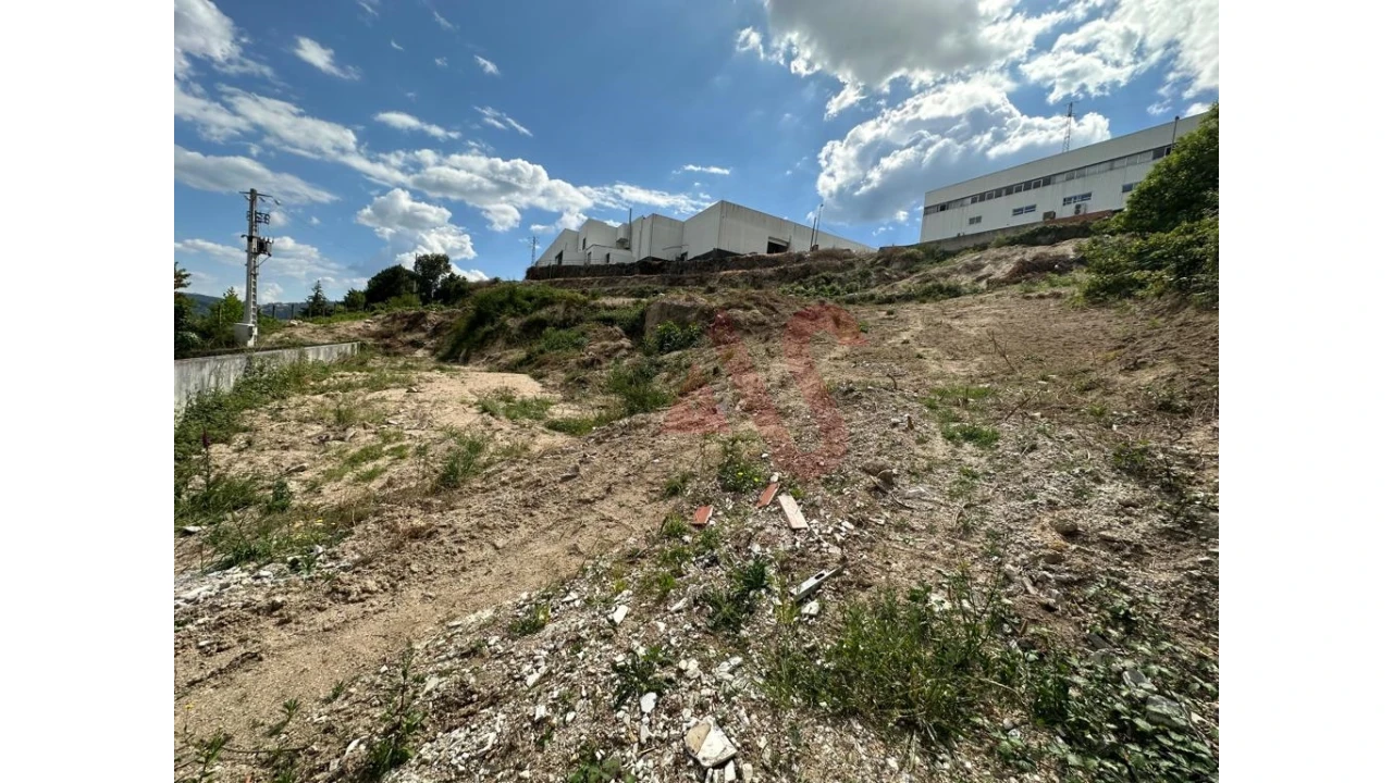 Terreno para Venda em Infias Foto 9