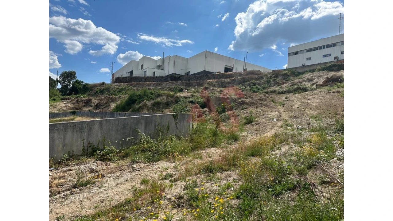 Terreno para Venda em Infias Foto 6