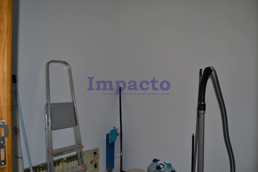 Moradia T6 para Venda em Fajões Foto 24