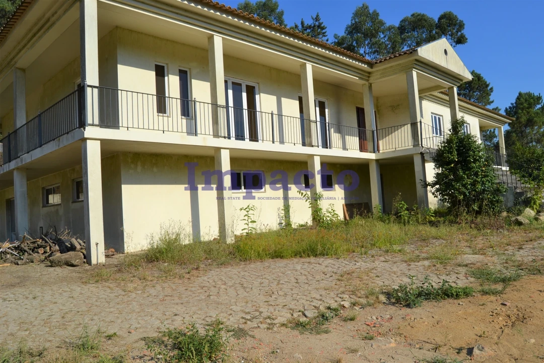 Moradia T6 para Venda em Fajões Foto 81