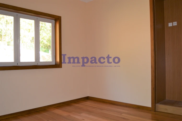 Moradia T6 para Venda em Fajões Foto 27