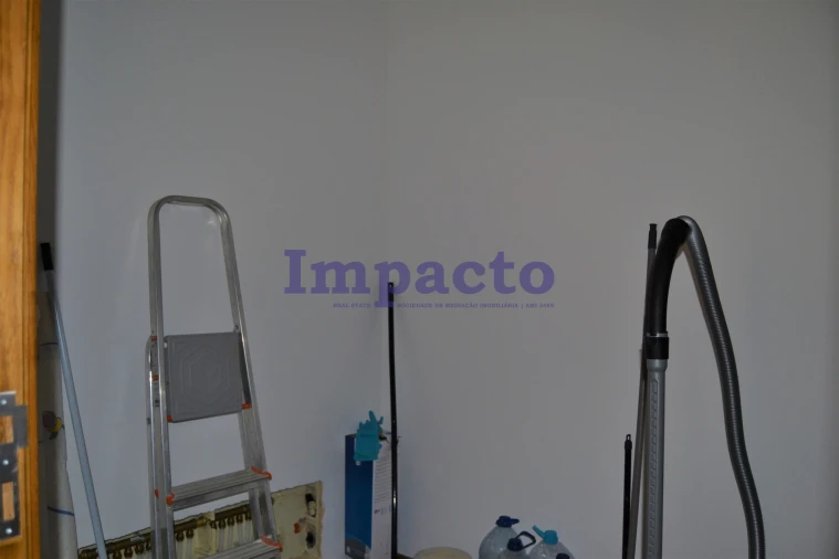 Moradia T6 para Venda em Fajões Foto 24