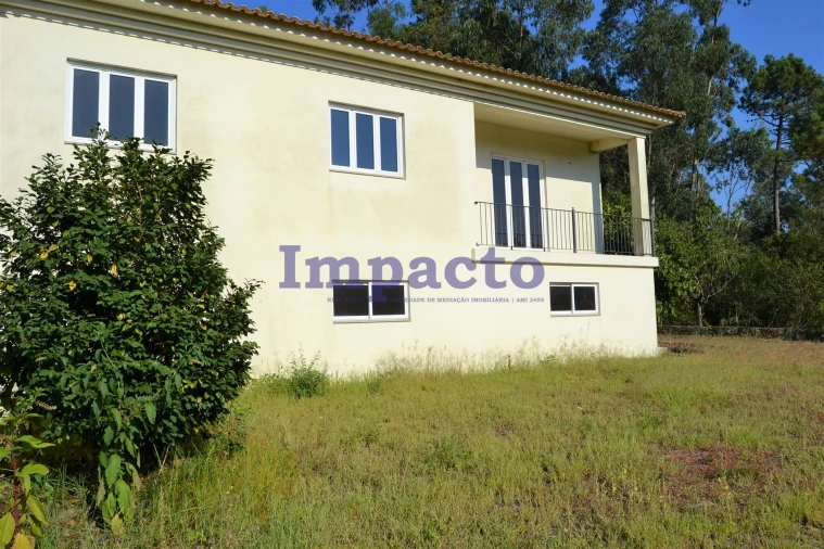 Moradia T6 para Venda em Fajões Foto 77