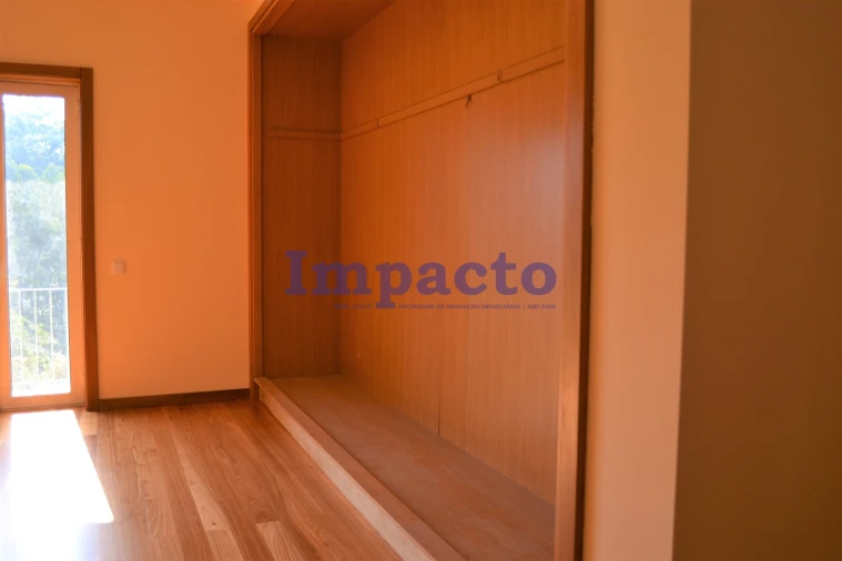 Moradia T6 para Venda em Fajões Foto 35