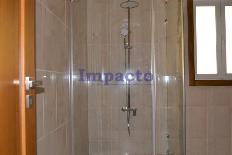 Moradia T6 para Venda em Fajões Foto 20