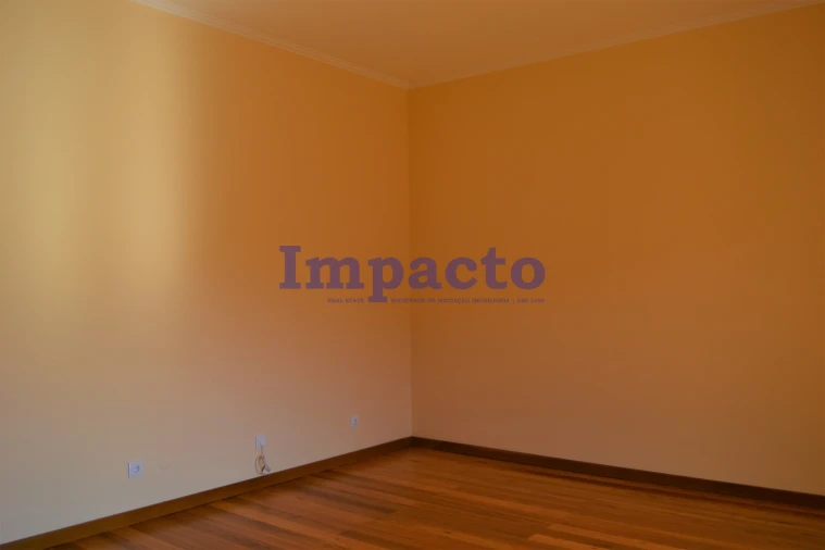 Moradia T6 para Venda em Fajões Foto 36