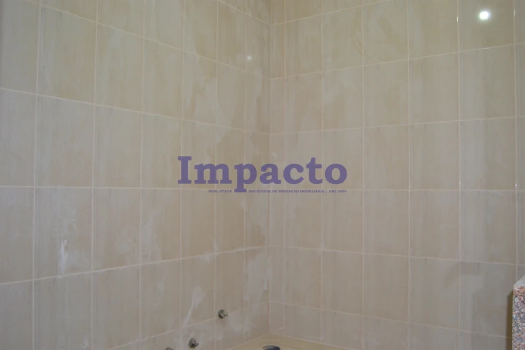 Moradia T6 para Venda em Fajões Foto 44