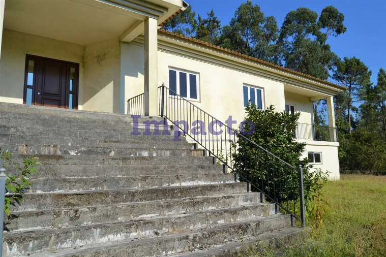 Moradia T6 para Venda em Fajões Foto 76