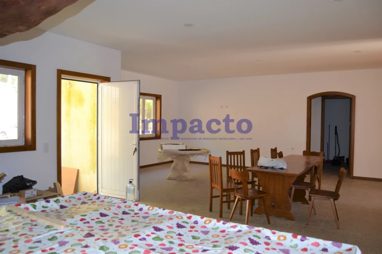 Moradia T6 para Venda em Fajões Foto 11