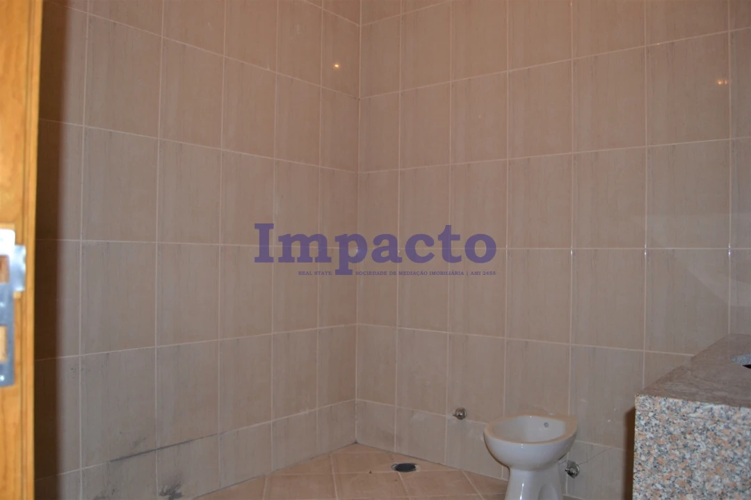 Moradia T6 para Venda em Fajões Foto 28