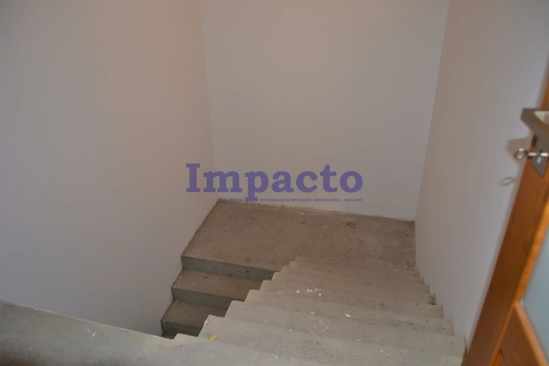 Moradia T6 para Venda em Fajões Foto 47