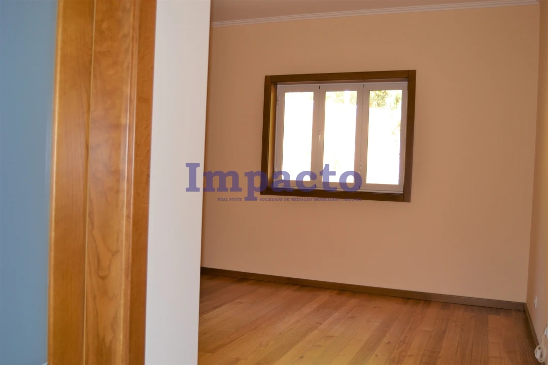 Moradia T6 para Venda em Fajões Foto 42