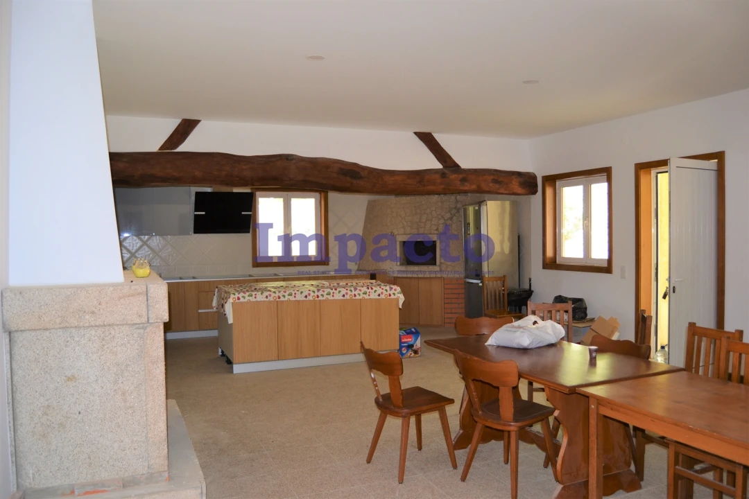 Moradia T6 para Venda em Fajões Foto 5