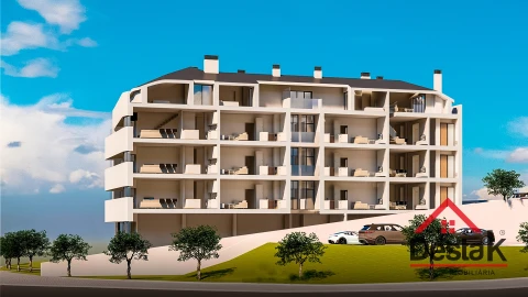 Apartamento T4 para Venda em Repeses e São Salvador