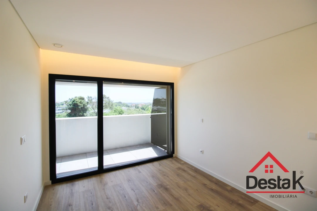 Apartamento T4 para Venda em Repeses e São Salvador Foto 10