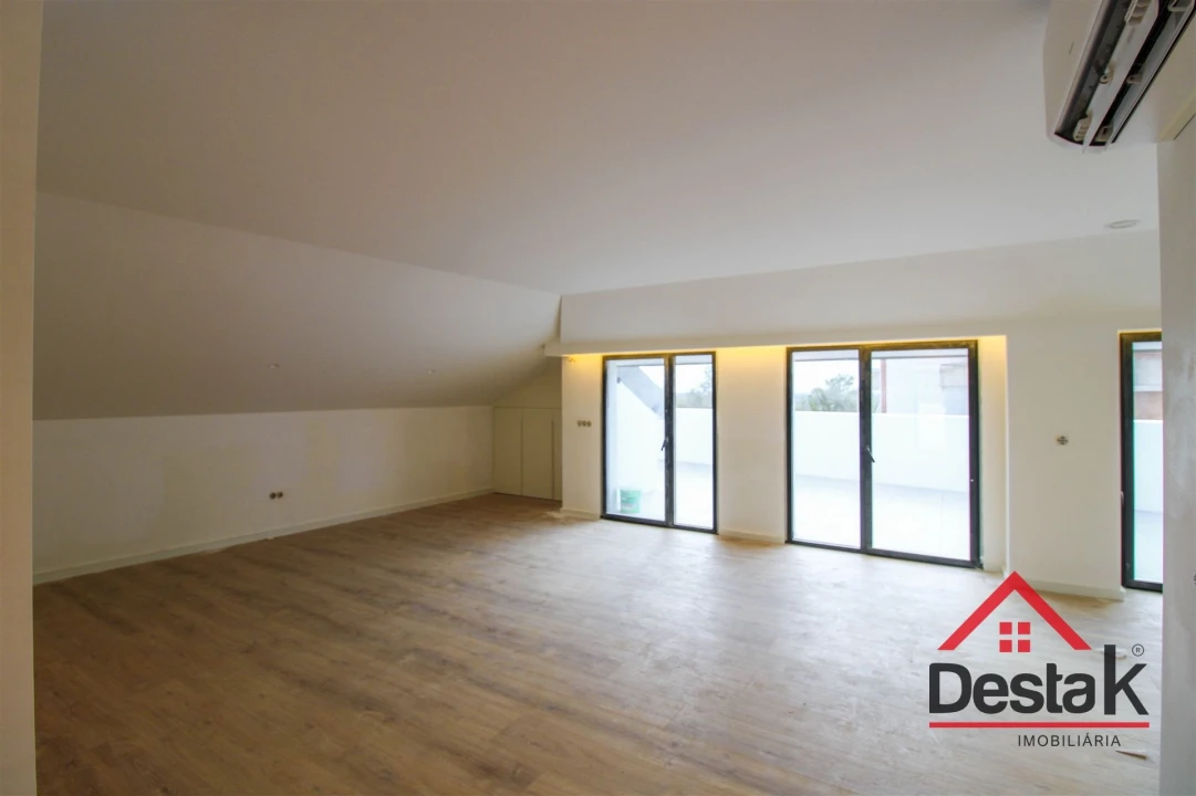 Apartamento T4 para Venda em Repeses e São Salvador Foto 16