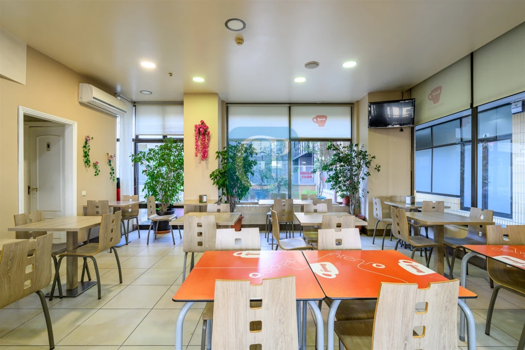 Loja para Trespasse em Mafamude e Vilar do Paraíso Foto 6