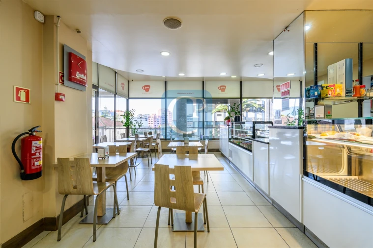 Loja para Trespasse em Mafamude e Vilar do Paraíso Foto 5