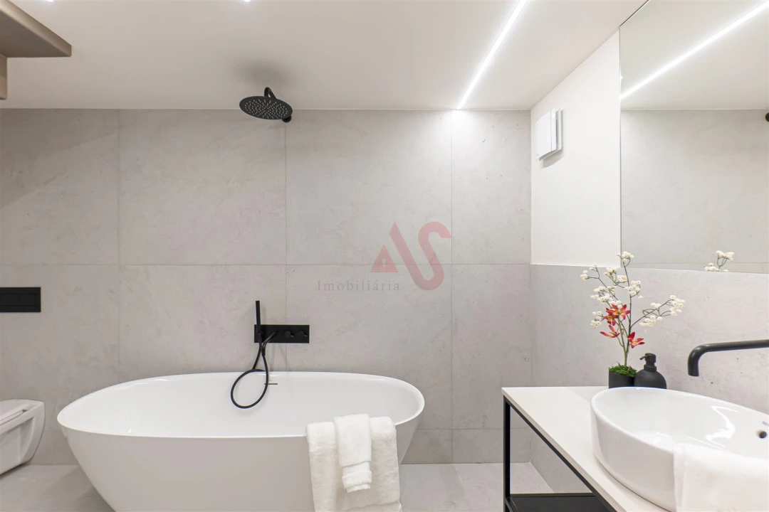 Apartamento T1 para Venda em Cedofeita, Santo Ildefonso, Sé, Miragaia, São Nicolau e Vitória Foto 4