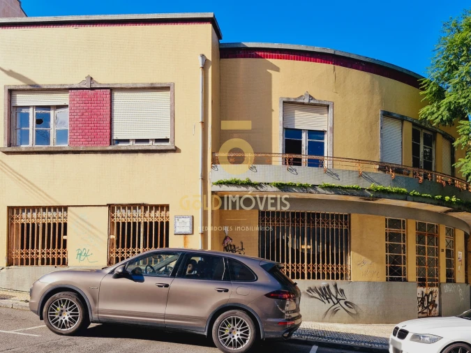 Prédio para Venda em São João da Madeira Foto 5