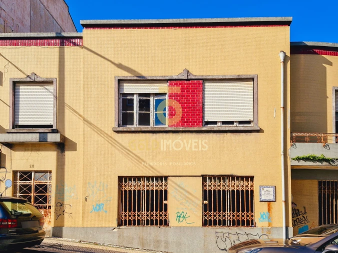 Prédio para Venda em São João da Madeira Foto 6