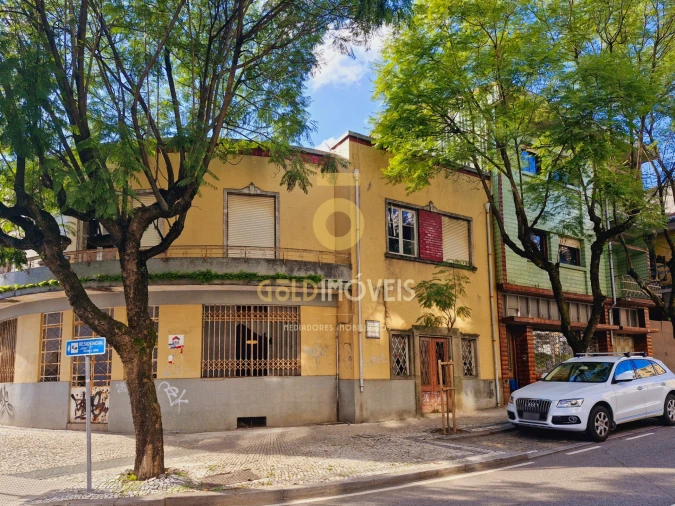 Prédio para Venda em São João da Madeira Foto 4