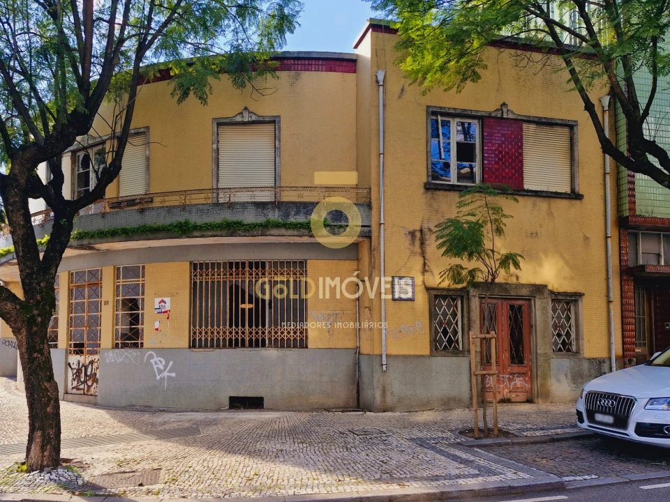 Prédio para Venda em São João da Madeira Foto 3