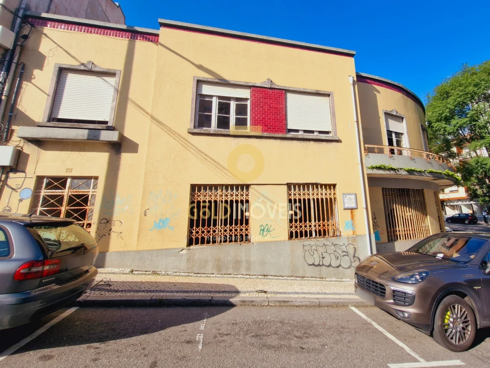 Prédio para Venda em São João da Madeira Foto 7