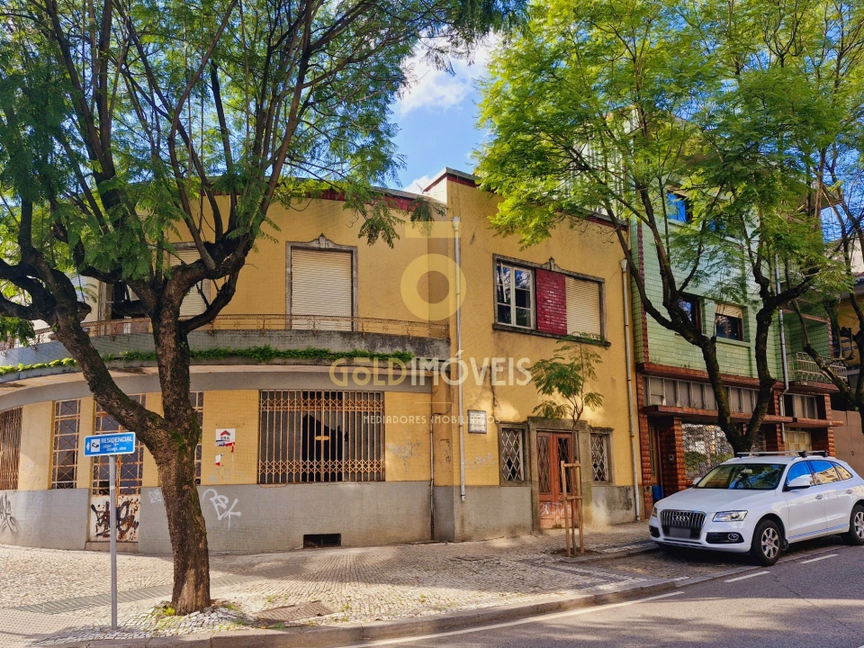 Prédio para Venda em São João da Madeira Foto 4