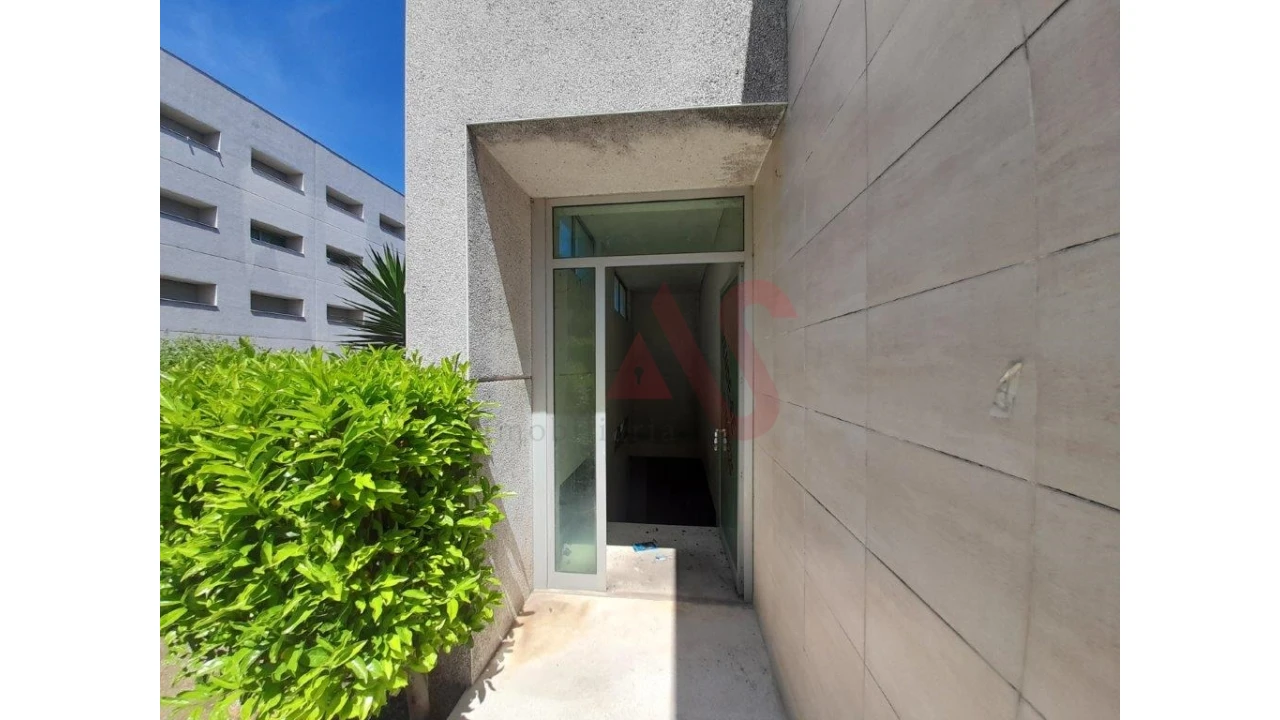 Loja para Venda em Caldas de Vizela (São Miguel e São João) Foto 2