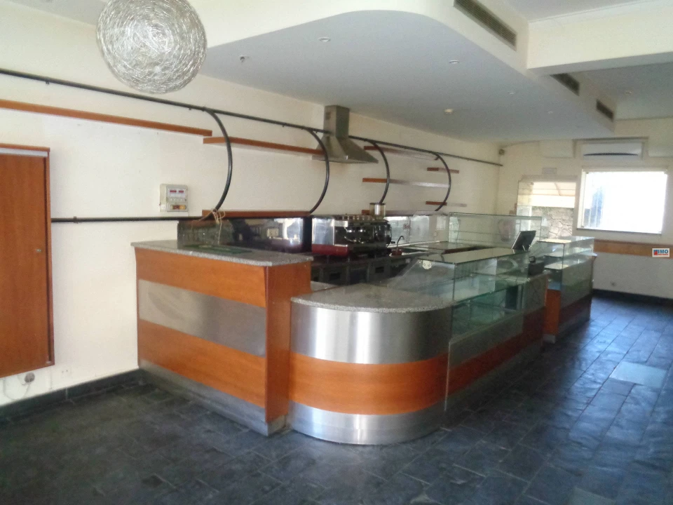 Negócio para Venda em Fundão, Valverde, Donas, A. Joanes, A. Nova Cabo Foto 1