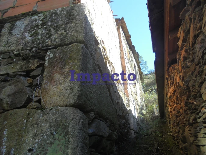 Moradia T0 para Venda em Covelo de Paivó e Janarde Foto 7