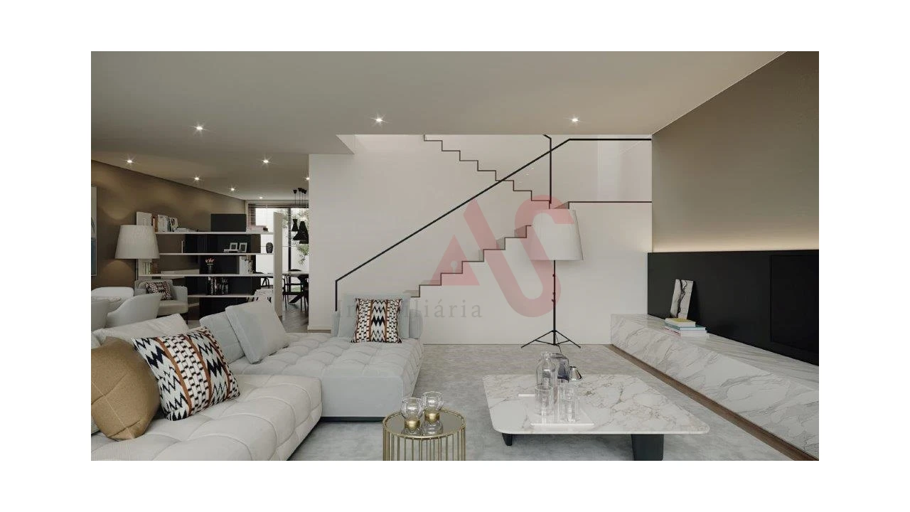 Moradia T3 para Venda em Urgezes Foto 2