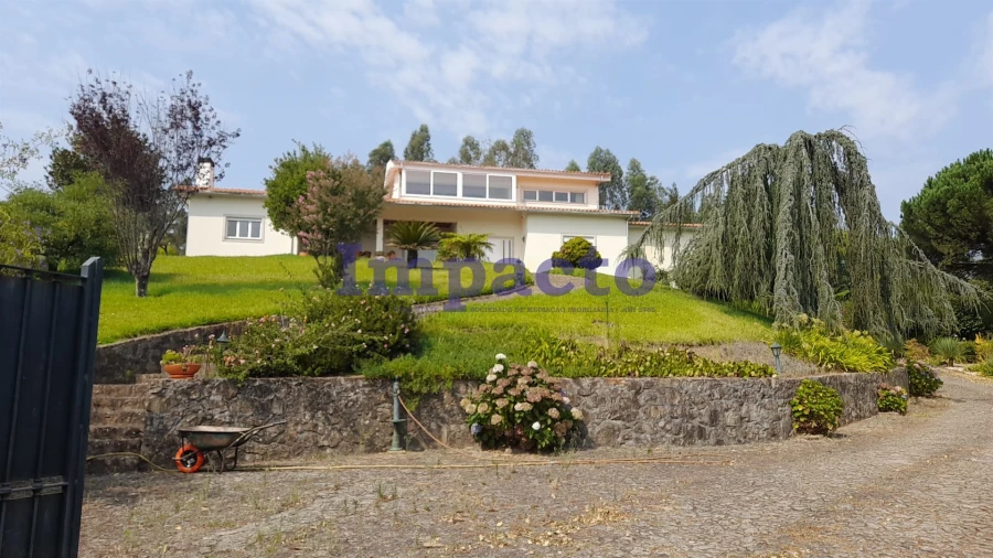 Moradia T4 para Venda em Pinheiro da Bemposta, Travanca e Palmaz Foto 6