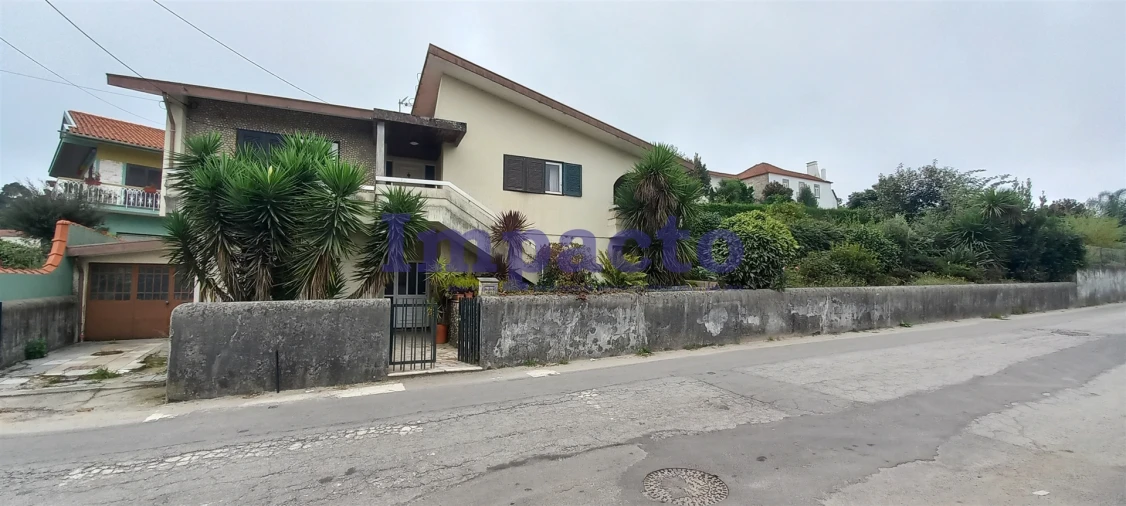 Moradia T3 para Venda em Fajões Foto 2