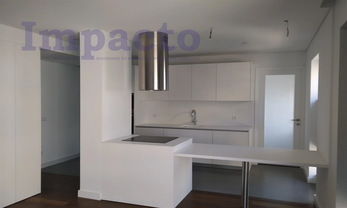 Apartamento T4 para Venda em Cedofeita, Santo Ildefonso, Sé, Miragaia, São Nicolau e Vitória Foto 1
