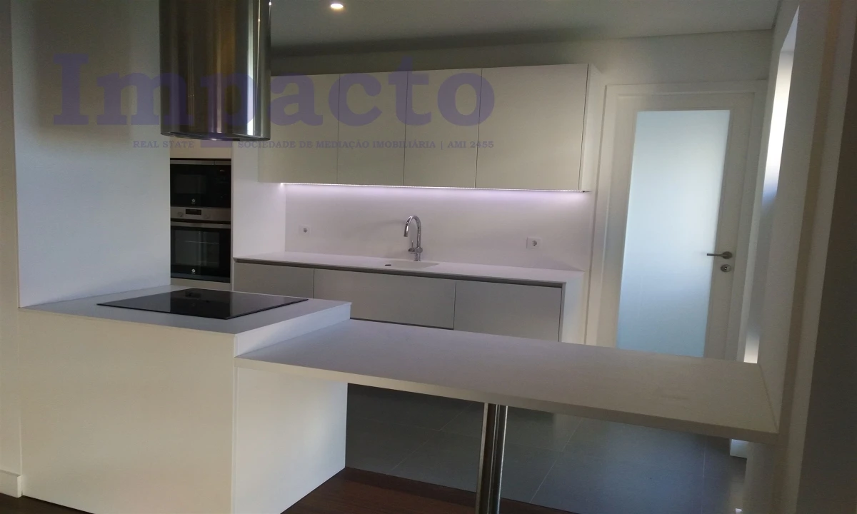 Apartamento T4 para Venda em Cedofeita, Santo Ildefonso, Sé, Miragaia, São Nicolau e Vitória Foto 4