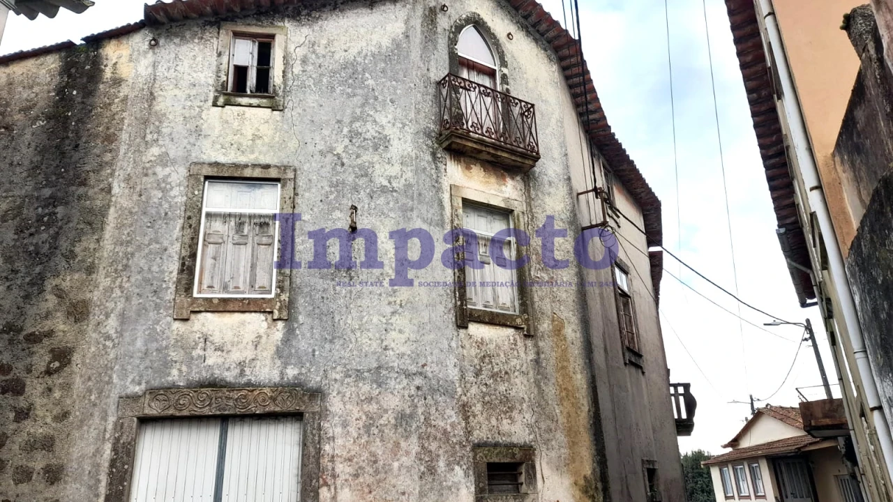 Moradia T3 para Venda em Milheiros de Poiares Foto 6