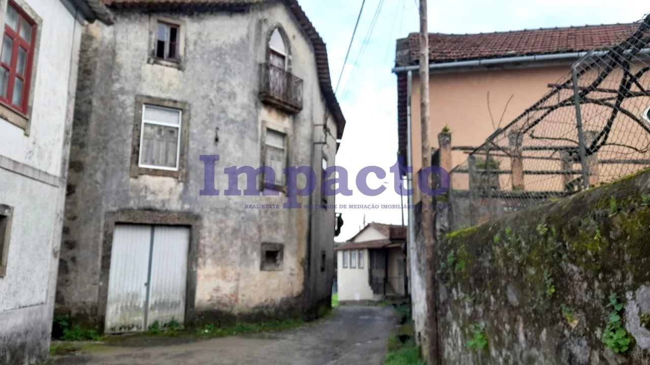 Moradia T3 para Venda em Milheiros de Poiares Foto 7