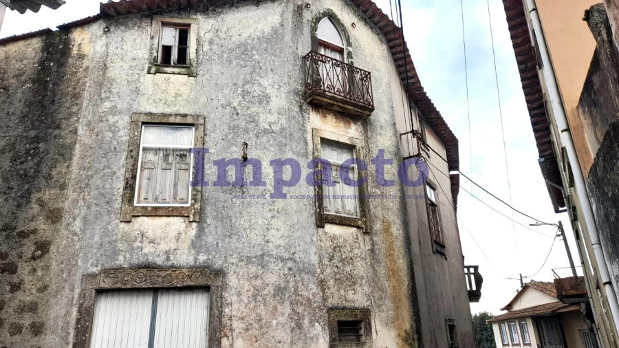 Moradia T3 para Venda em Milheiros de Poiares Foto 6