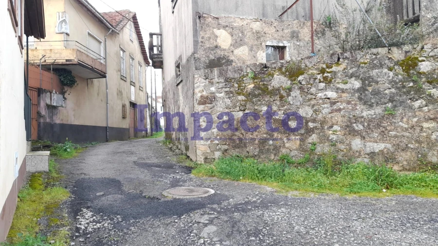 Moradia T3 para Venda em Milheiros de Poiares Foto 8